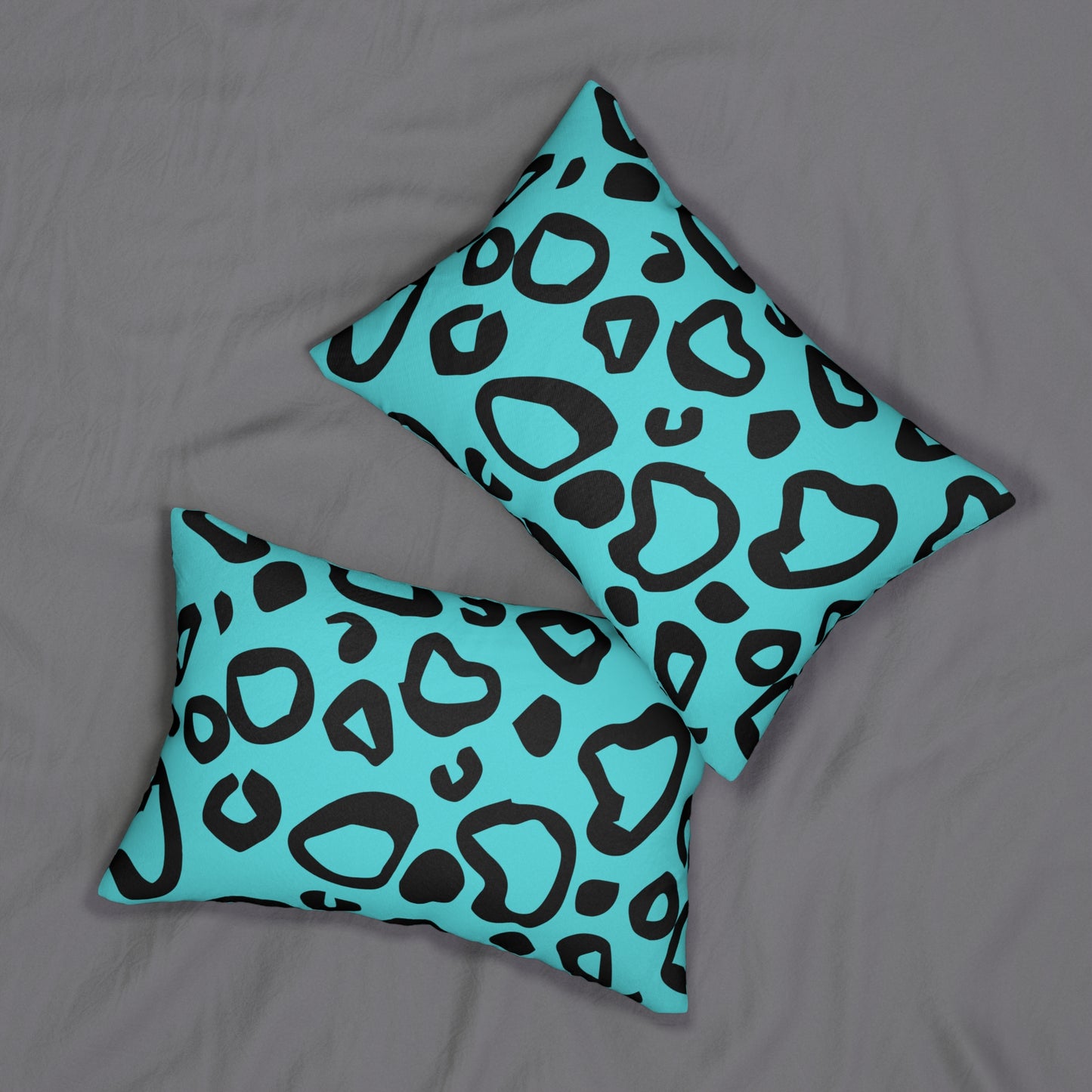 Almohada decorativa turquesa con estampado de leopardo